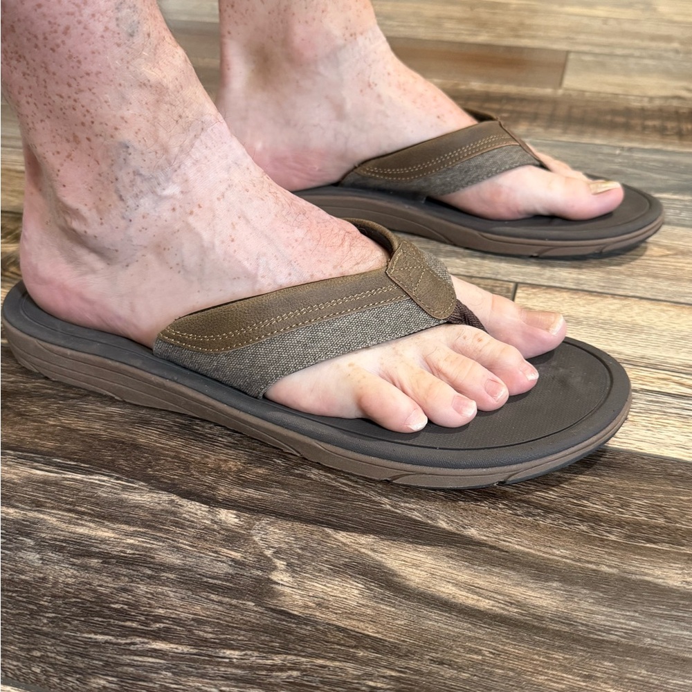 RedHead Men's Tan and Brown Sandals